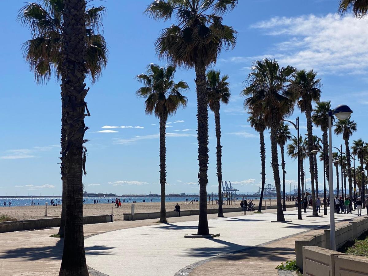 Alojamiento En Primera Linea De Playa Con Wifi Apartment Valencia Exterior photo