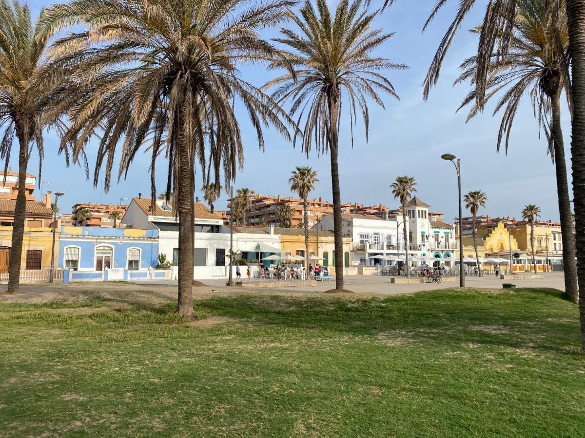 Alojamiento En Primera Linea De Playa Con Wifi Apartment Valencia Exterior photo